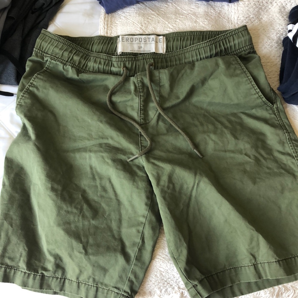 Casual shorts aeropostale army safe green shorts drawstring size small mens